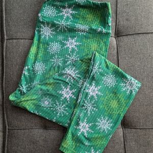 Lularoe Tc2 snowflake leggings